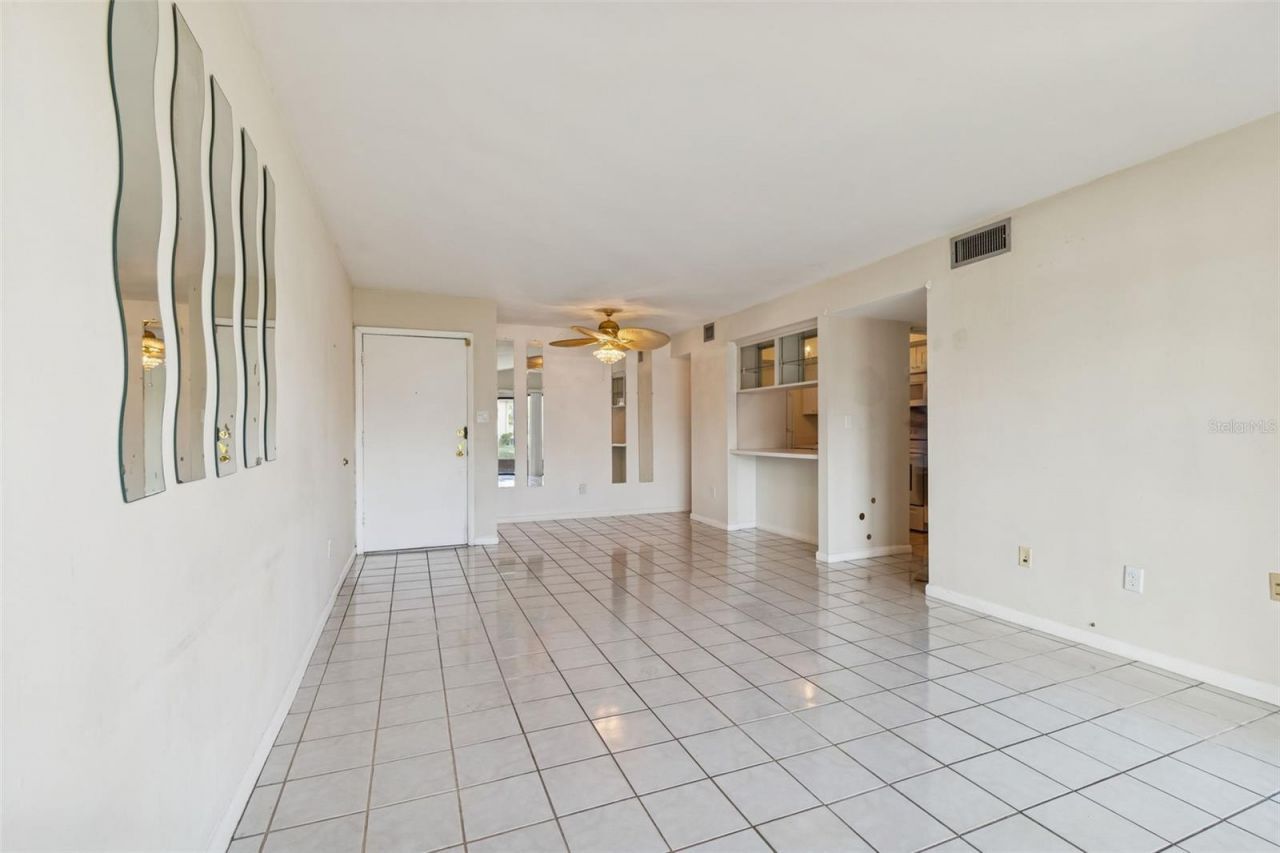 850 Village Lake Ter N, Unit 106, Saint Petersburg, FL 33716 Photo