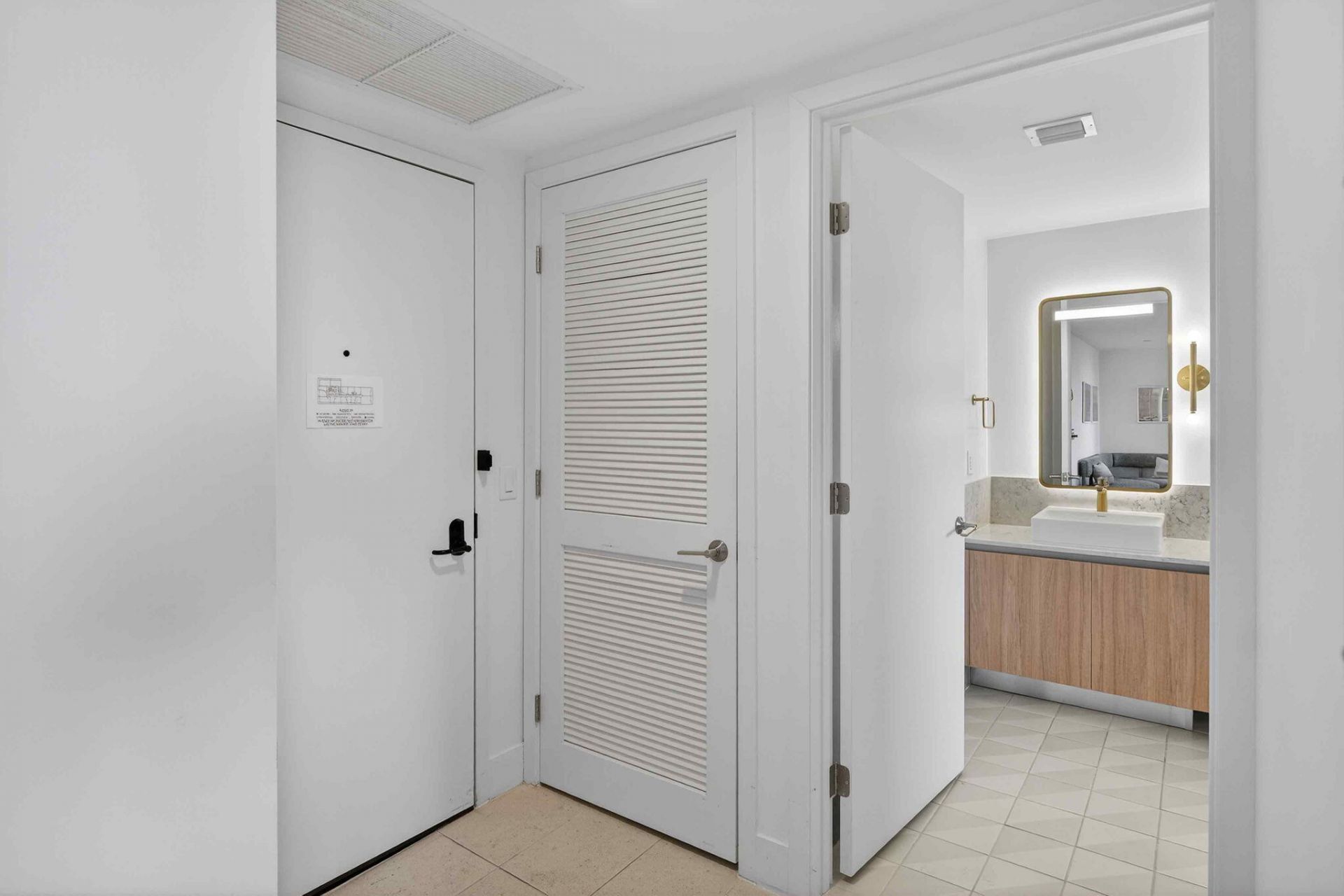 159 NE 6th Street, Unit 3905, Miami, FL 33132 Photo