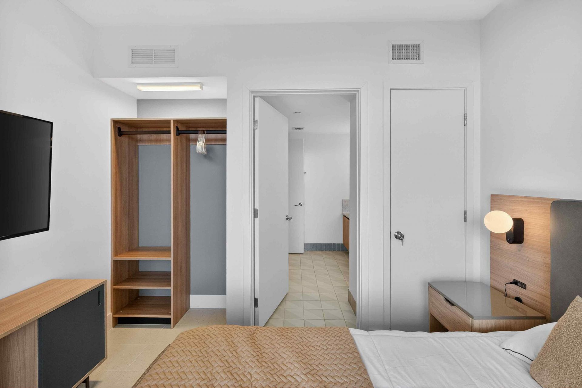 159 NE 6th Street, Unit 3905, Miami, FL 33132 Photo