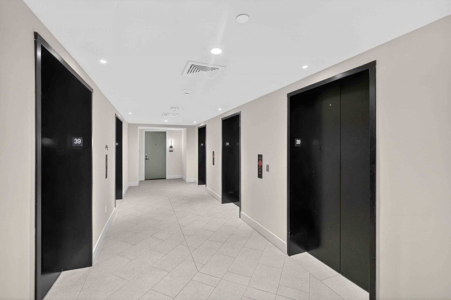 159 NE 6th Street, Unit 3905, Miami, FL 33132 Photo