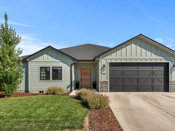 997 Arrowhead Trail, Eagle Point, OR 97524