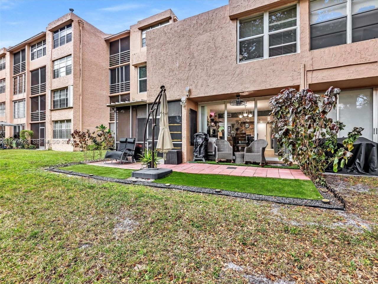 9410 Live Oak Pl , Unit 110, Davie, FL 33324 Photo