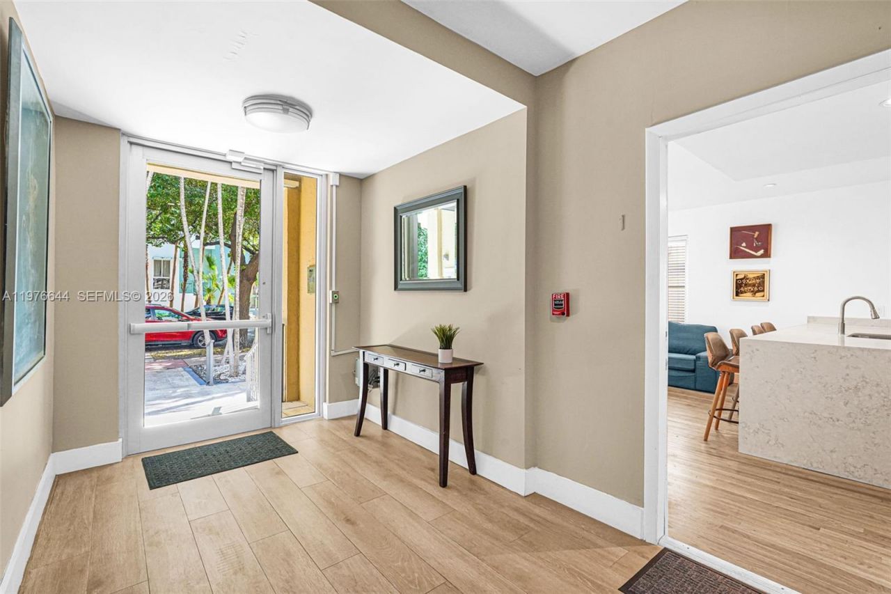 1018 Meridian Ave , Unit 1, Miami Beach, FL 33139 Photo