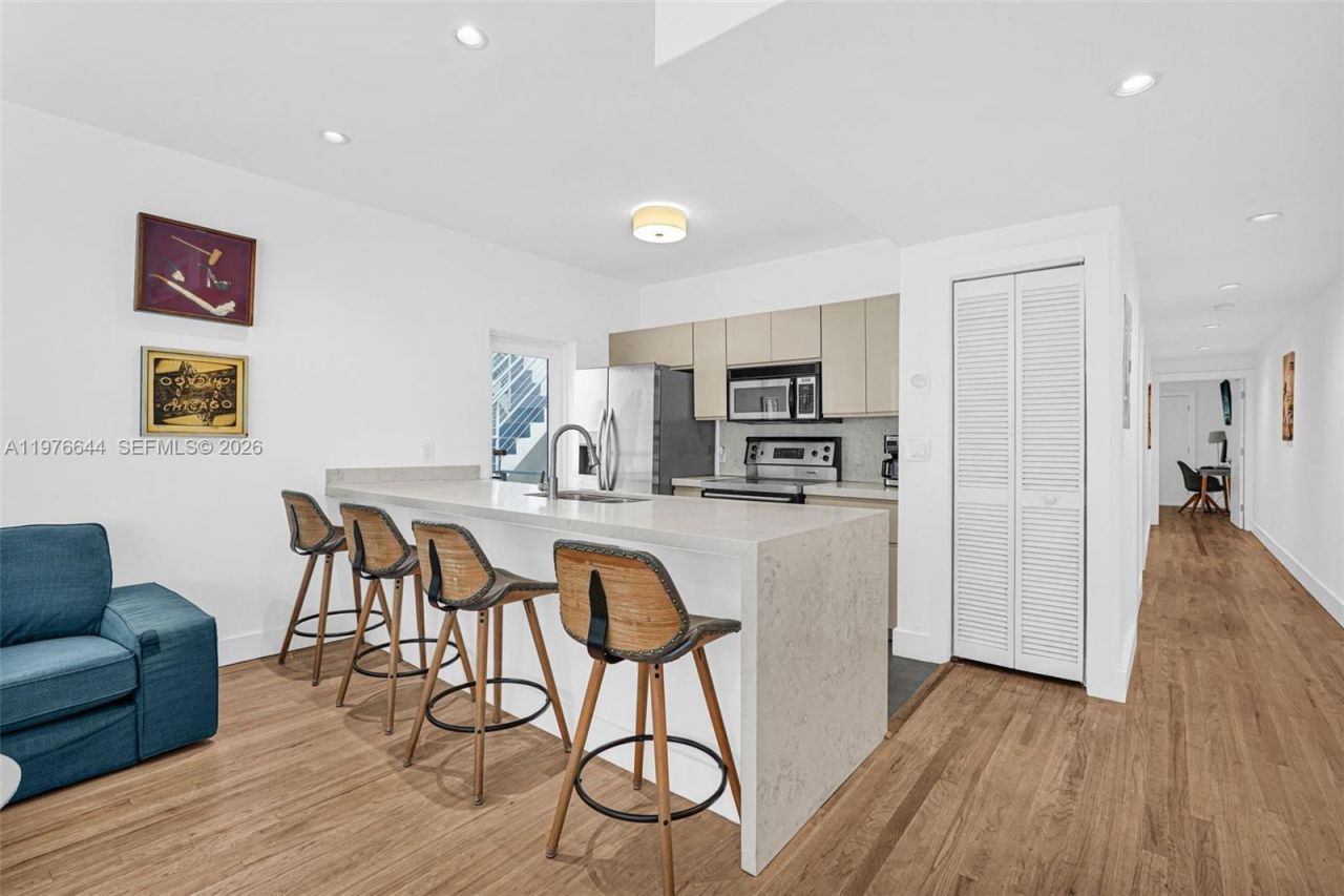 1018 Meridian Ave , Unit 1, Miami Beach, FL 33139 Photo