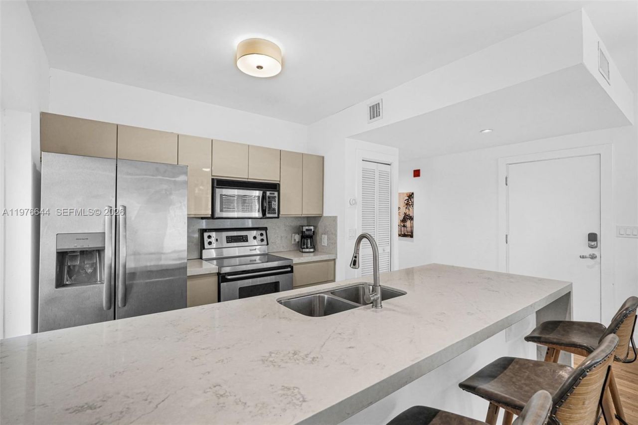 1018 Meridian Ave , Unit 1, Miami Beach, FL 33139 Photo