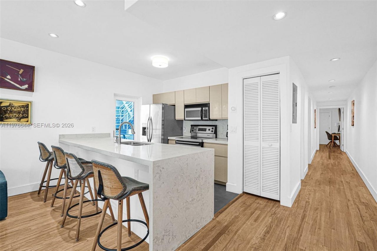 1018 Meridian Ave , Unit 1, Miami Beach, FL 33139 Photo