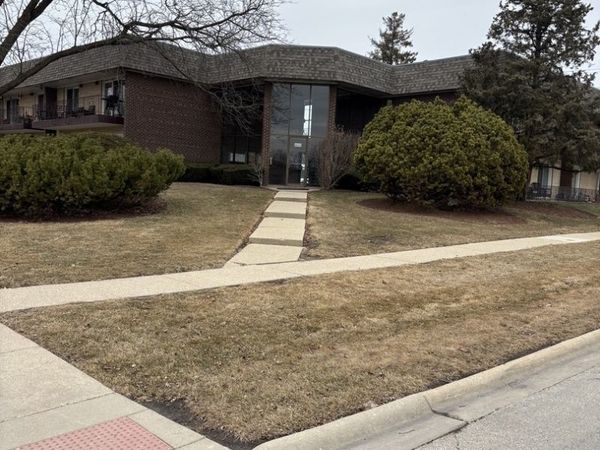 3N550 Crown Rd. Road, Unit 14, Elmhurst, IL 60126