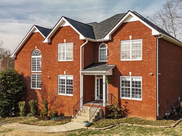 135 N Wynridge Way, Goodlettsville, TN 37072