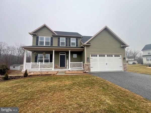 1697 RAVEN DRIVE, CHAMBERSBURG, PA 17202