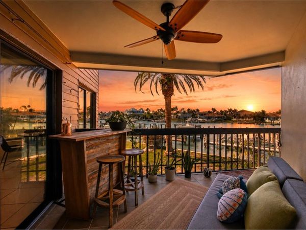 534 PINELLAS BAYWAY S, Unit 101, ST PETERSBURG, FL 33715