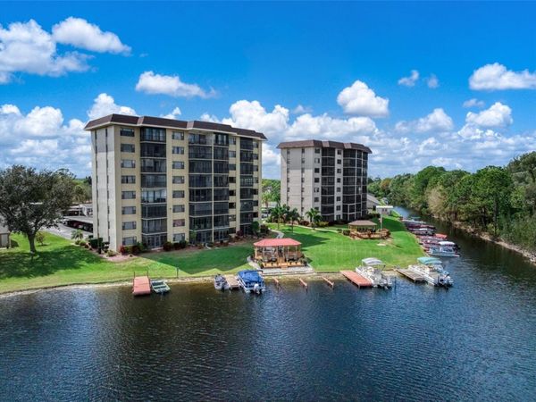 117 COUNTRY CLUB DRIVE, Unit 204, LAKE PLACID, FL 33852