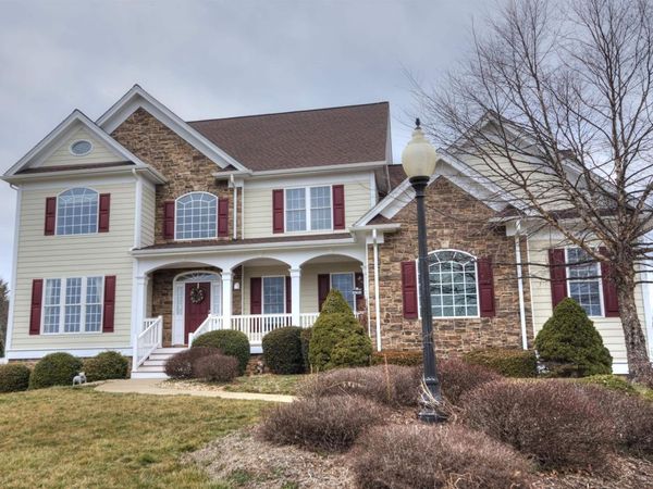 5 ALBA CIR, WAYNESBORO, VA 22980