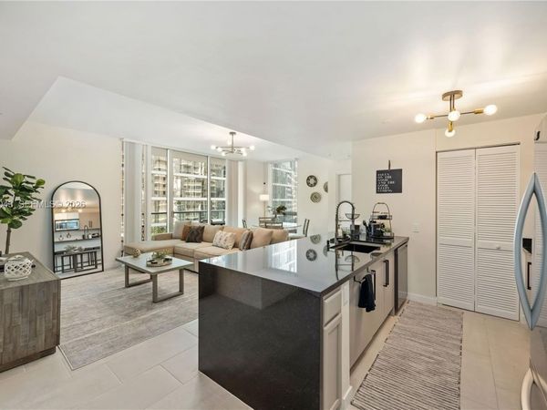 300 S Biscayne Blvd, Unit T-1502, Miami, FL 33131