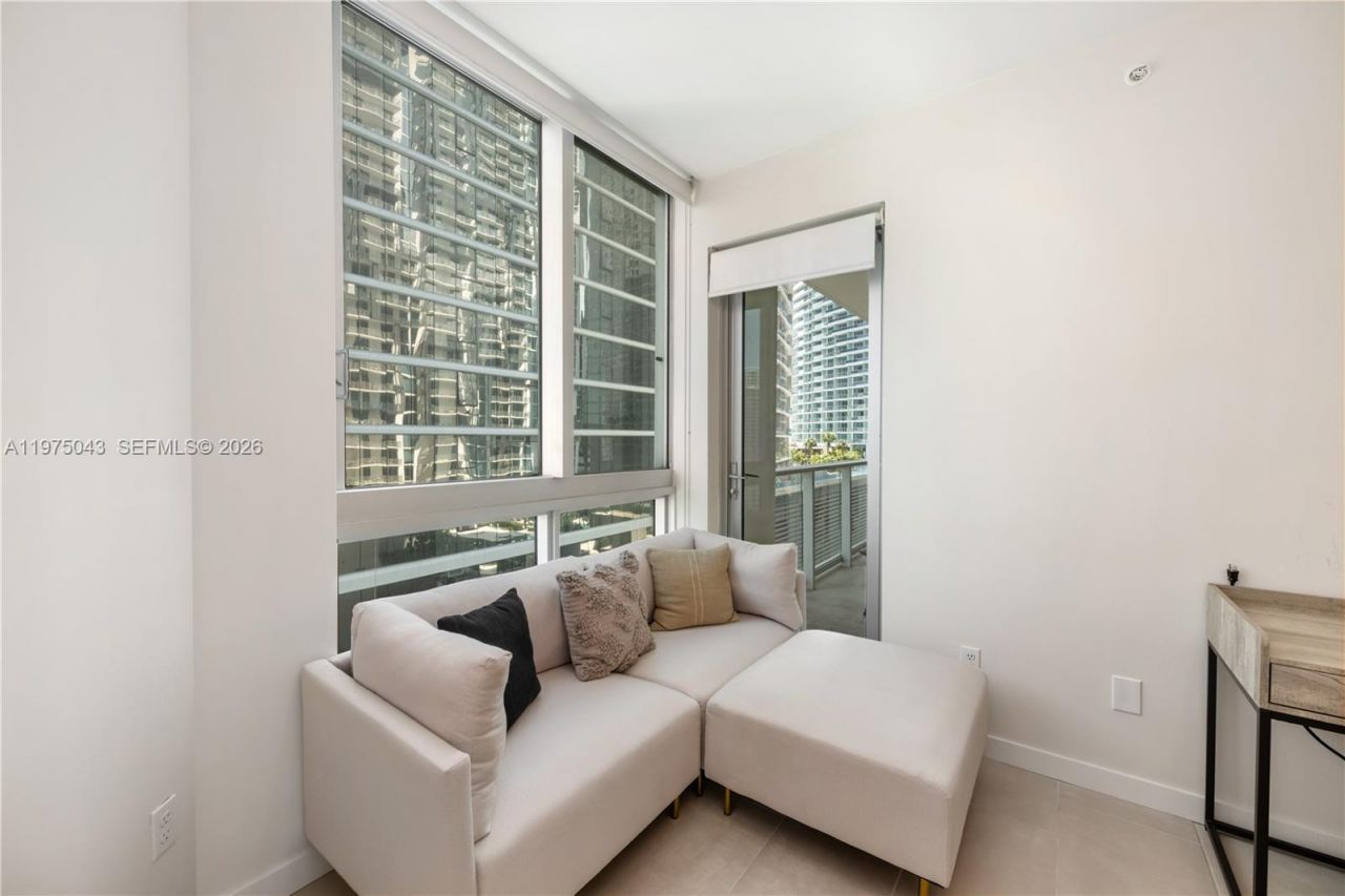 300 S Biscayne Blvd , Unit T-1502, Miami, FL 33131 Photo