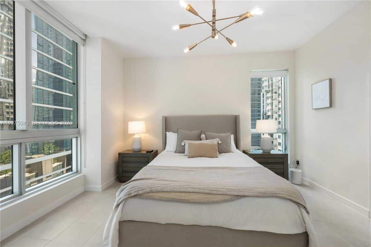 300 S Biscayne Blvd , Unit T-1502, Miami, FL 33131 Photo