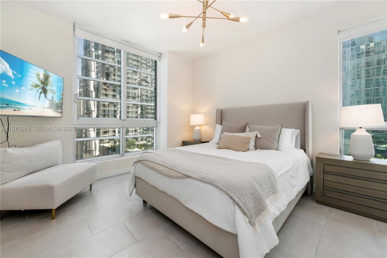 300 S Biscayne Blvd , Unit T-1502, Miami, FL 33131 Photo