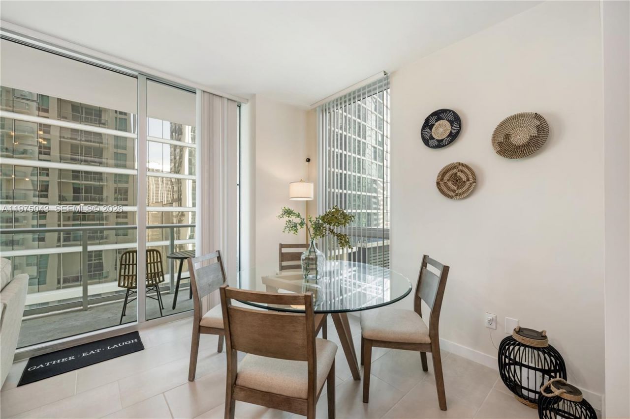 300 S Biscayne Blvd , Unit T-1502, Miami, FL 33131 Photo