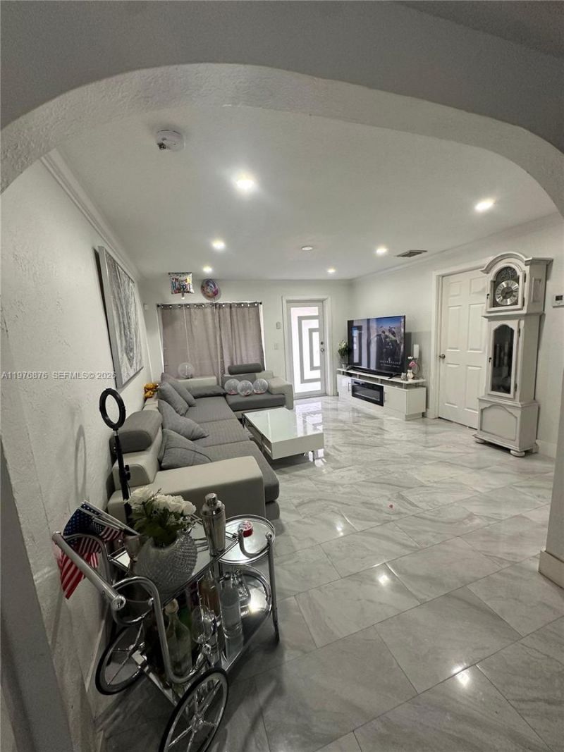 5710 Douglas St , Hollywood, FL 33021 Photo