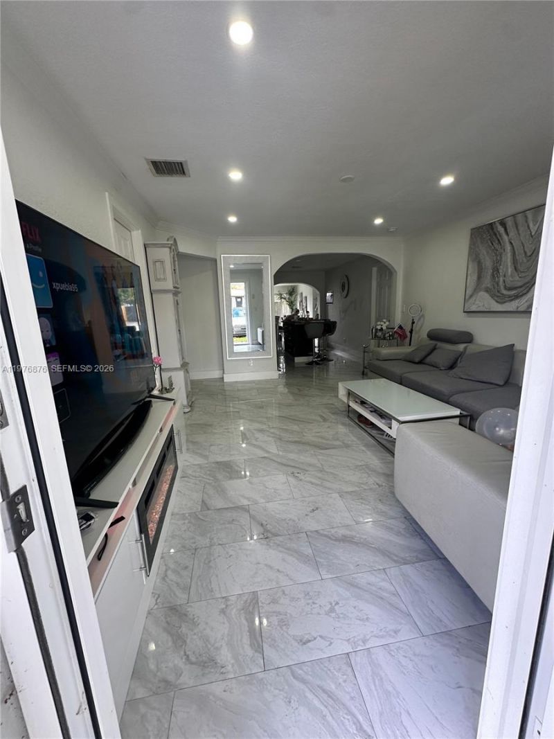 5710 Douglas St , Hollywood, FL 33021 Photo