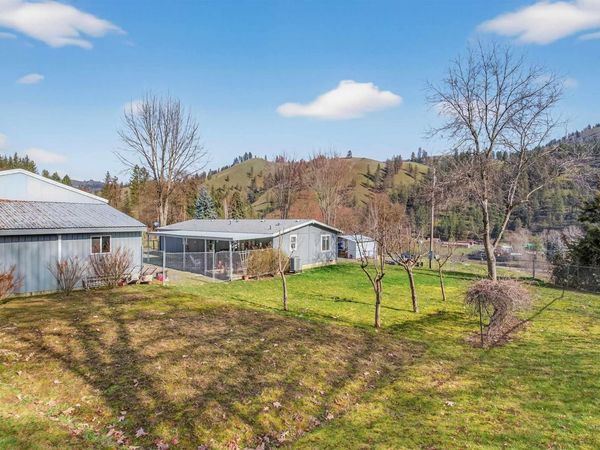 450 N Marion St, Peck, ID 83545