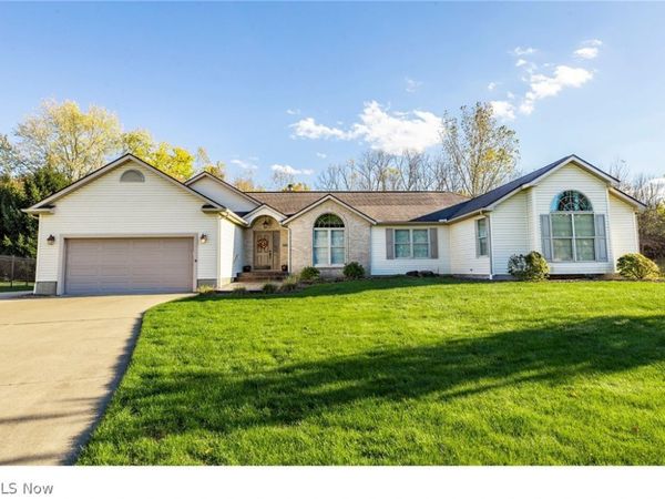 821 Olde Orchard Drive , Tallmadge, OH 44278