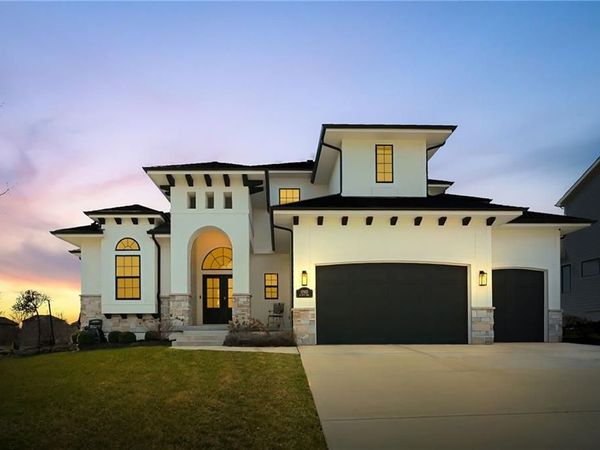 11903 W 167th Terrace, Overland Park, KS 66221