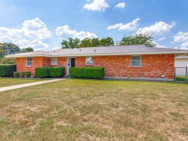 240 Smith Street, Burleson, TX 76028