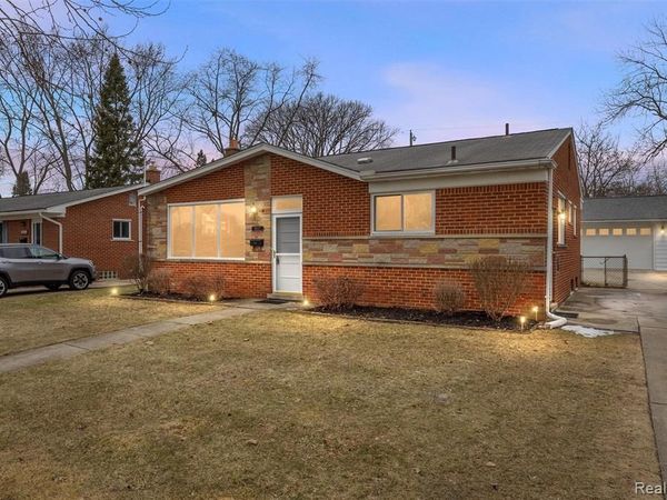 19647 Osmus Street, Livonia, MI 48152