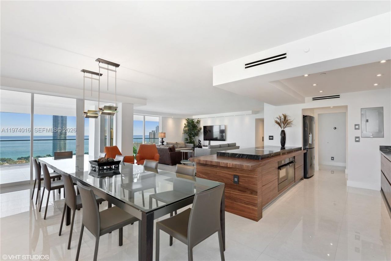 19707 Turnberry Way , Unit 28J, Aventura, FL 33180 Photo