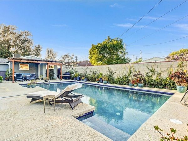 1130 N Cordova, Burbank, CA 91505