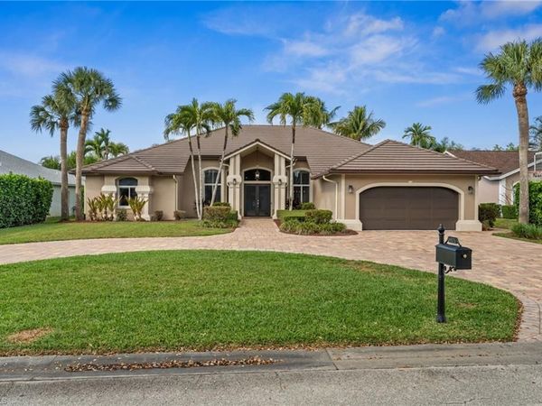 1905 Fairfax CIR, NAPLES, FL 34109
