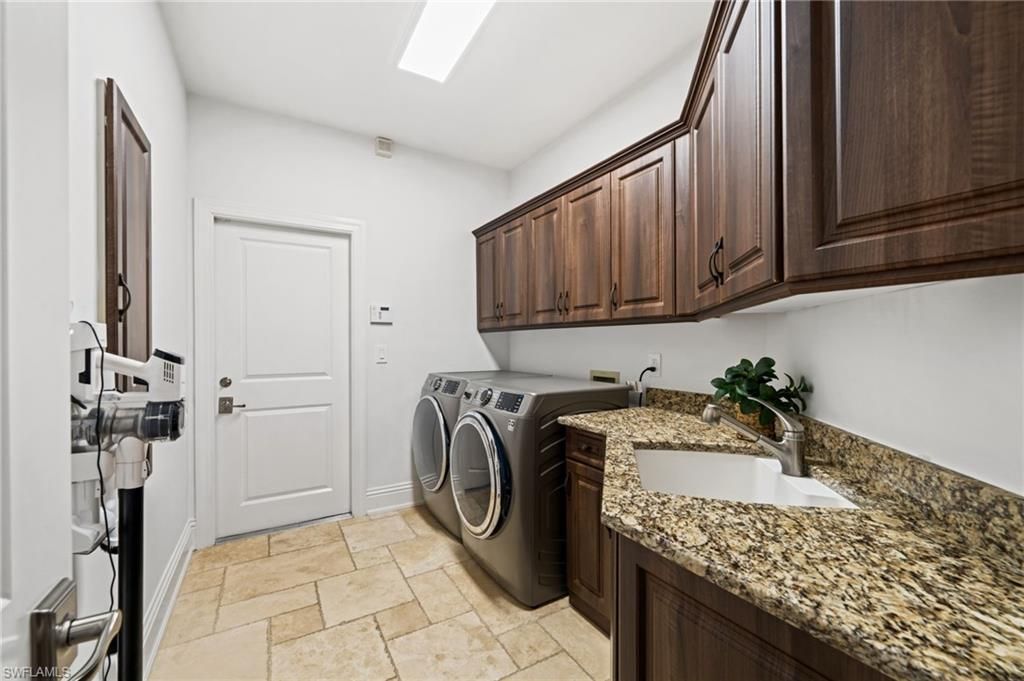 1905 Fairfax Cir , Naples, FL 34109 Photo