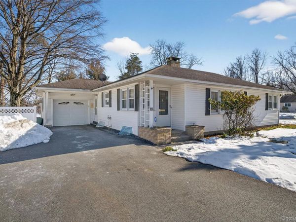 2 Thomas Jefferson Place , Middletown, NY 10940