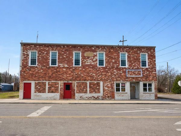 910 Monroe Street, Carleton, MI 48117