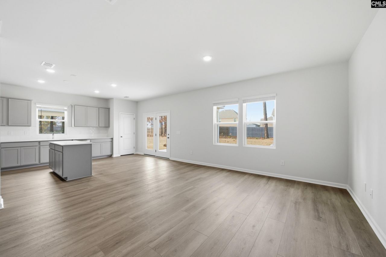 431 Edith Court Photo 10