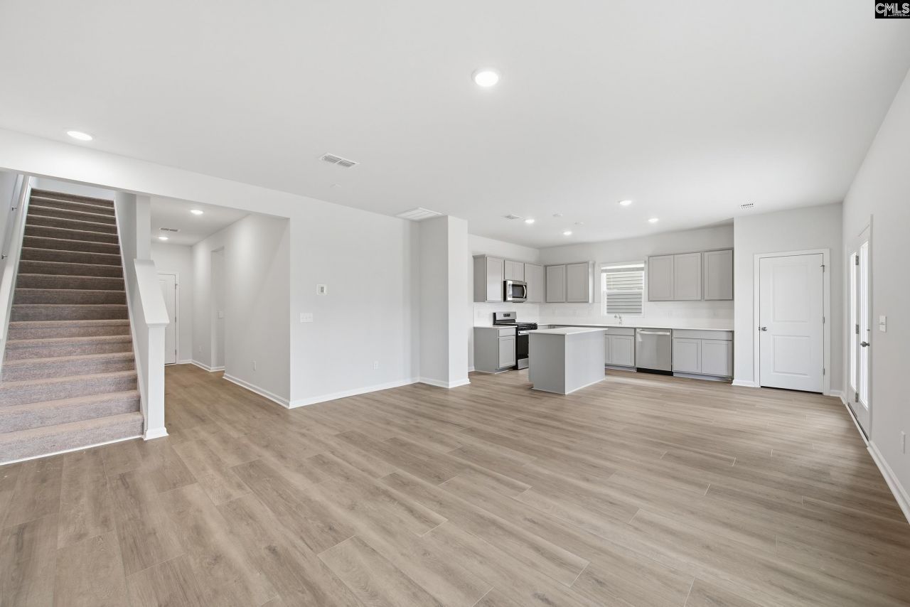 431 Edith Court  Photo 14