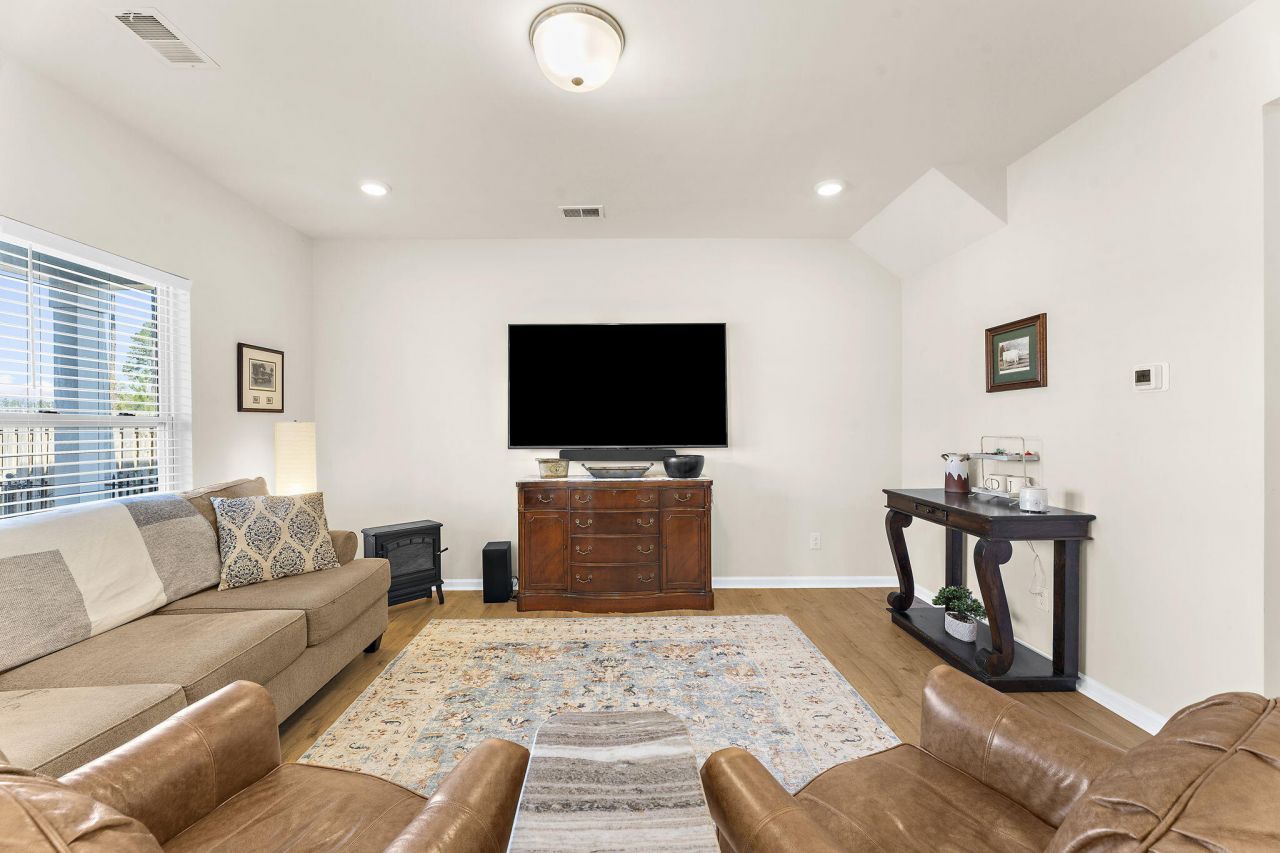 163 Surfbird Road Photo 8