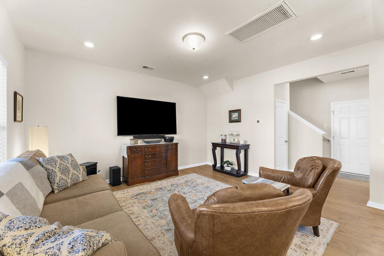 163 Surfbird Road Photo 9