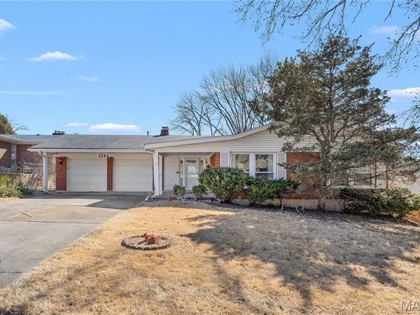 1244 Hobson Drive , St Louis, MO 63135