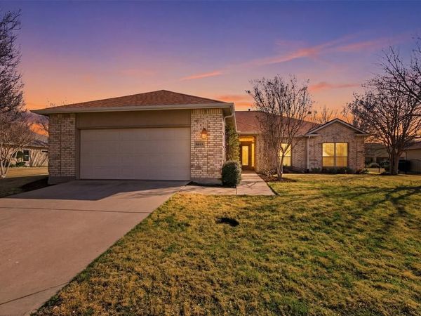 8925 Crestview Drive, Denton, TX 76207