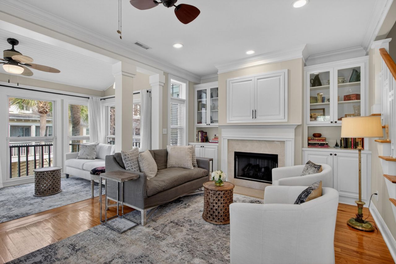 1650 Long Grove Drive Photo 12