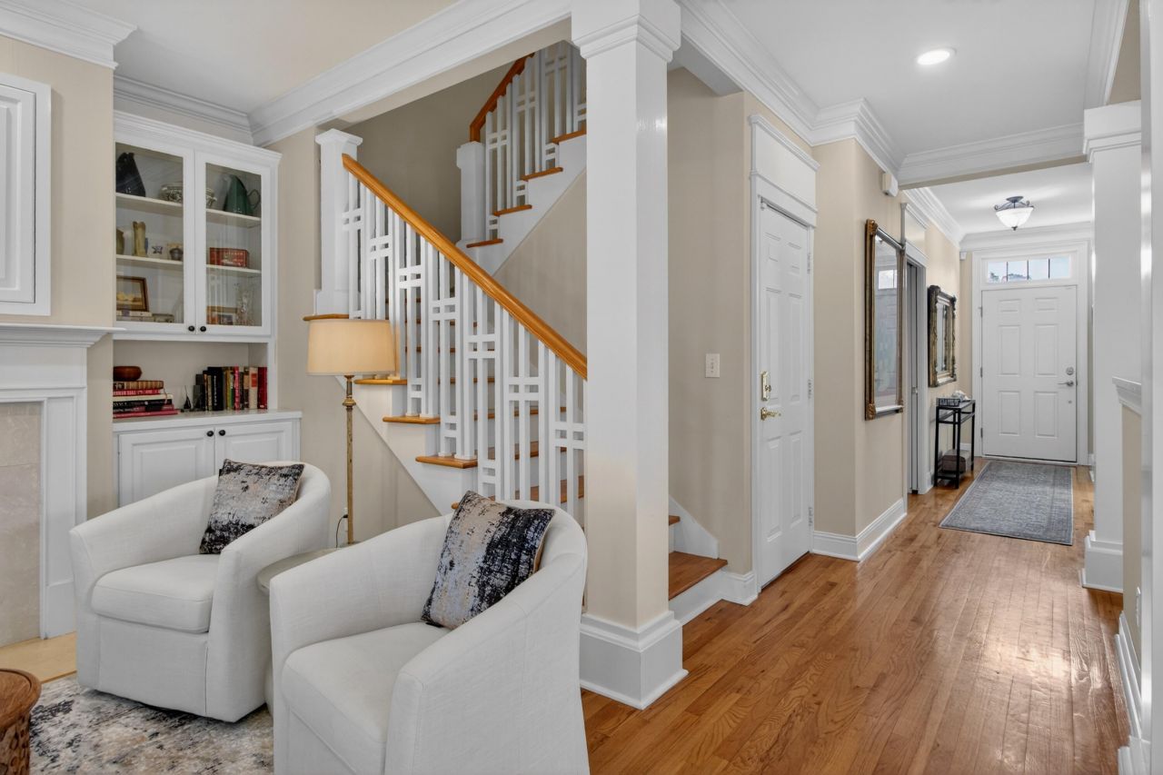 1650 Long Grove Drive Photo 13