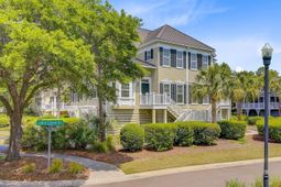 1650 Long Grove Drive photo 4