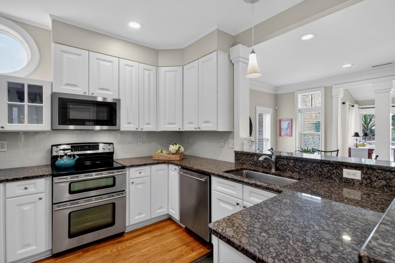 1650 Long Grove Drive Photo 24