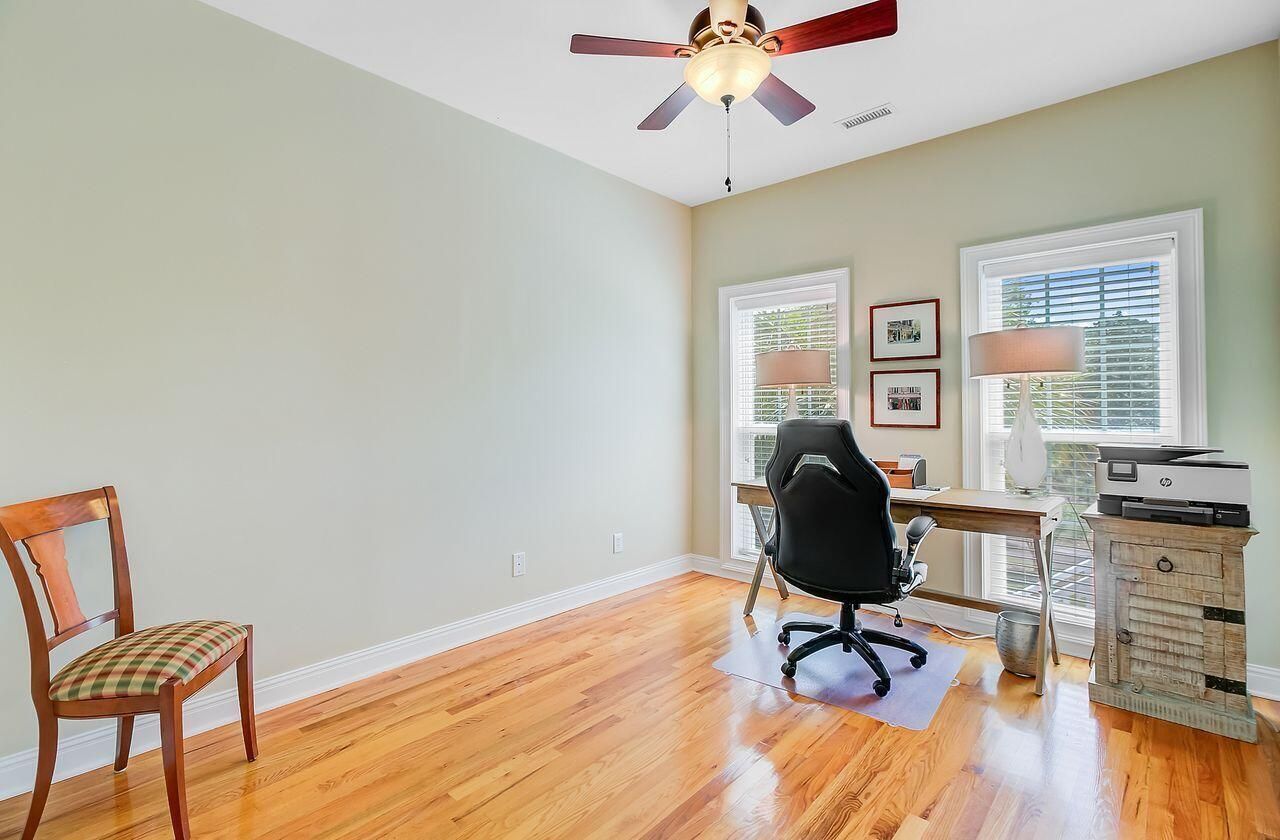 1650 Long Grove Drive Photo 27