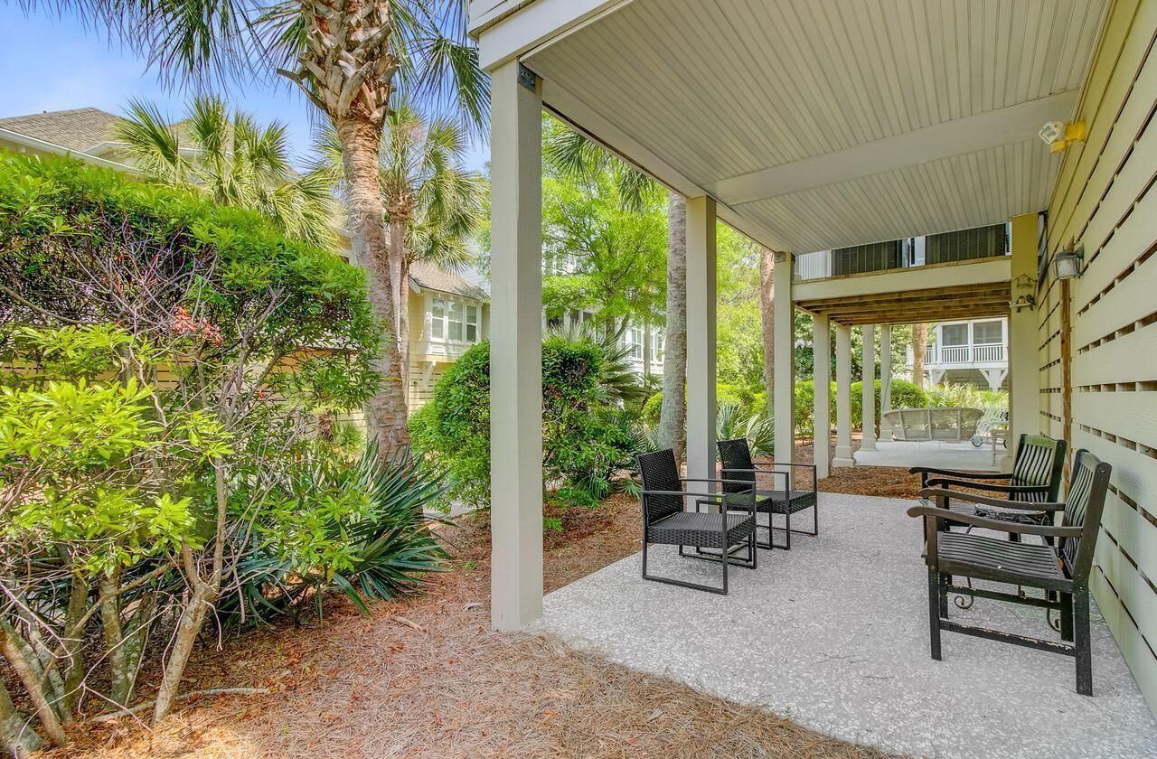 1650 Long Grove Drive Photo 6