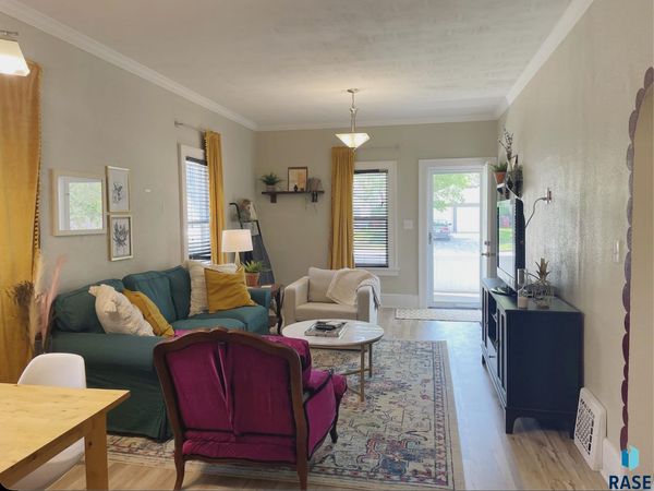 128 N Lake Ave, Sioux Falls, SD 57104