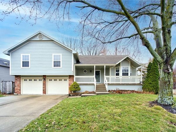 628 SE Ashton Drive, Lee's Summit, MO 64063