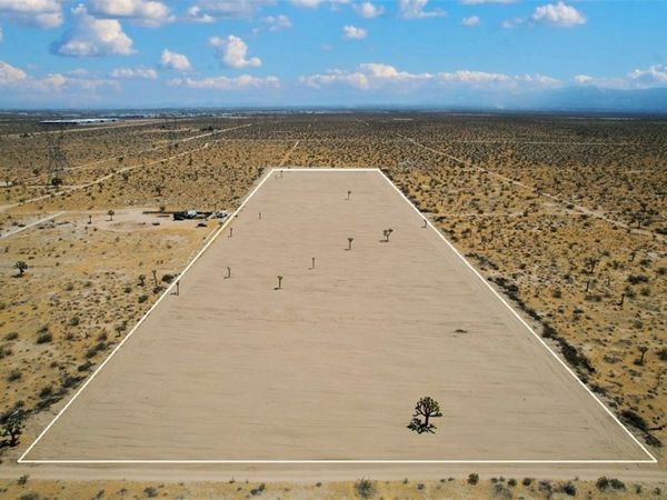 15 Auburn Avenue, Adelanto, CA 92301