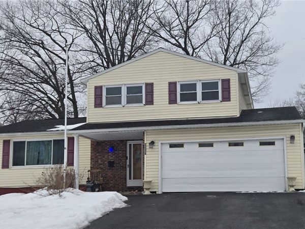 4867 Driftwood Dr Drive , Liverpool, NY 13088